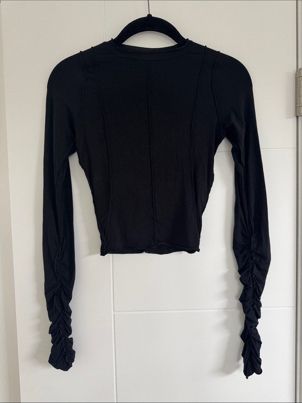 YoungLA Black Long-Sleeve Ruched Sleeve Tee